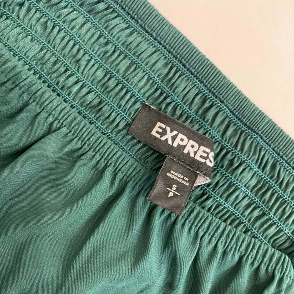 Express Crop Top - Picture 4 of 9